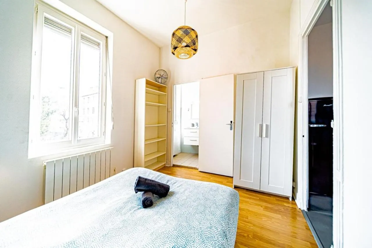 Le Petit Raspail-Appartement Renove-Gratte-Ciel Villeurbanne 0*,  Frankrijk